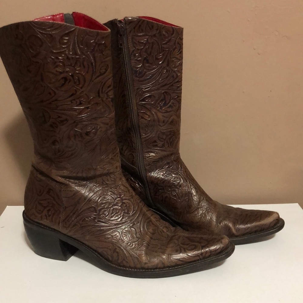 Size 9.5 M Gianni bini boots
